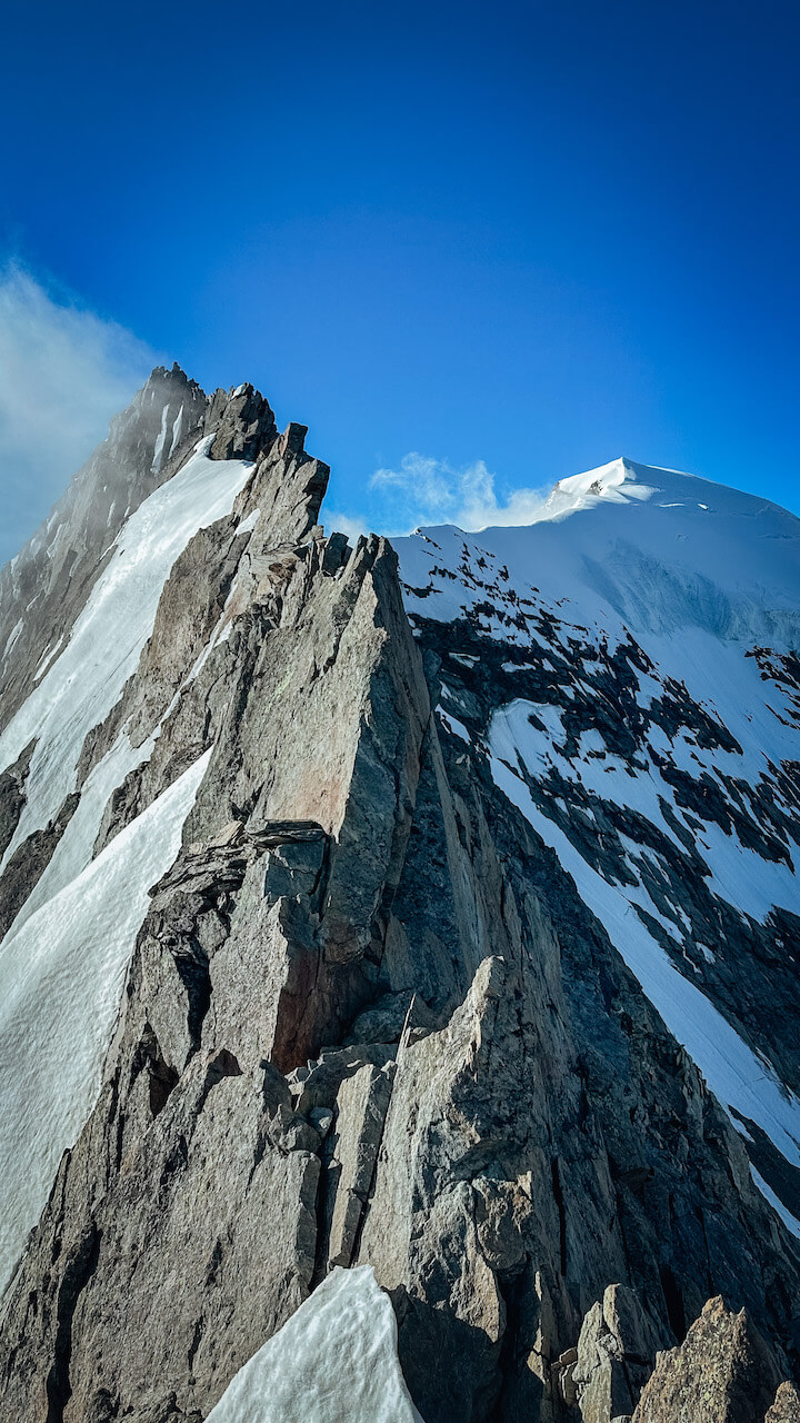 Lezení severním hřebenem na švýcarskou čtyřtisícovku Weissmies