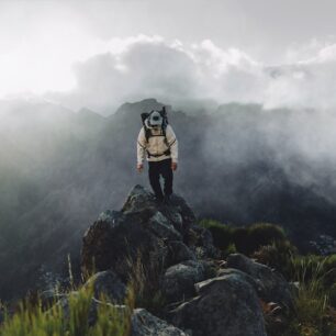 Nová generace oceňované technologie Columbia OutDry Extreme představuje unikátní lehkou, zcela voděodolnou a zároveň prodyšnou konstrukci s nepromokavou membránou ze 100% recyklovaného polyesteru bez obsahu PFC umístěnou na povrchu a měkkou tkaninou na vnitřní straně membrány.