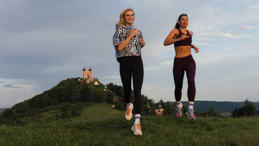Trekové boty Northfinder spojují lehkost a pohodlí běžeckých bot, a zároveň bezpečí a odolnost trekové obuvi, díky tomu nezkazí žádnou túru.