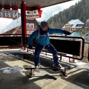 Příjezd na COMBO SKI až do centra Pece a závěrečný rail.