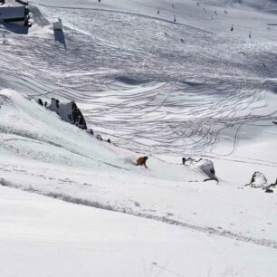 Testování skialpových lyží WEDZE WILDER 102 ve švýcarském Davosu při ježdění ve volném i strmém terénu