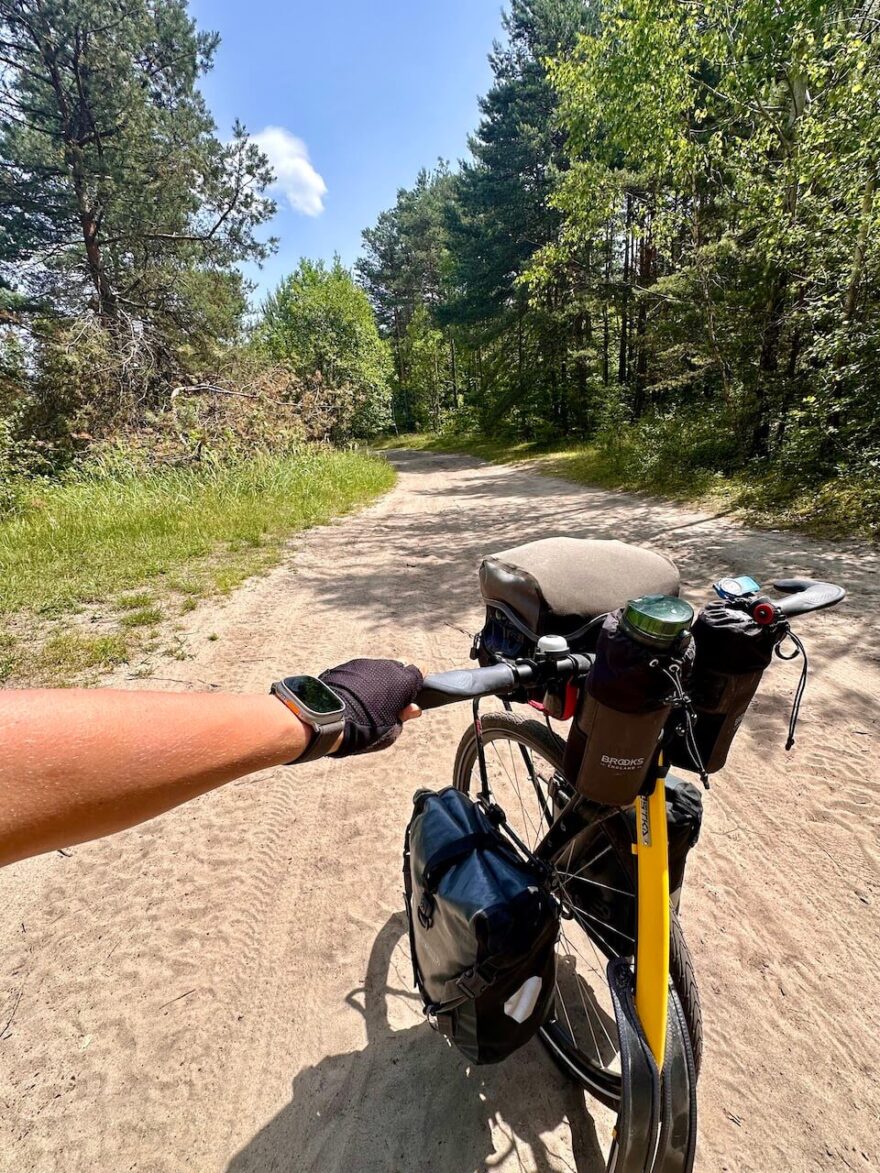 Pro koloběžku jsou obtížnější úseky kolem Błędowské pouště, kde je písek