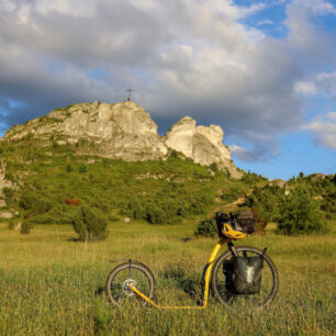 Hora Biakło, které se přezdivá Malý Giewont, Stezka Orlích hnízd