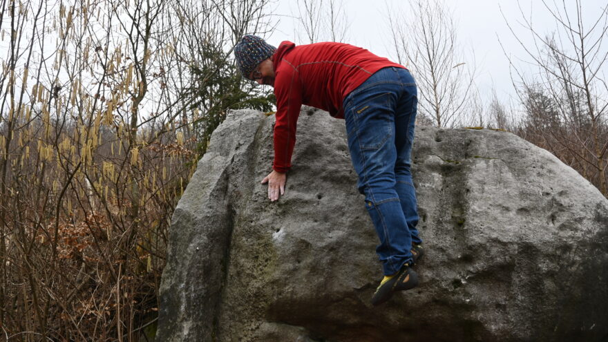 Detail na střih a zadní díl kalhot WARMPEACE RINGO včetně kapes