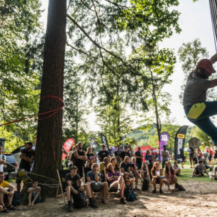 V parku čeká bohatý doprovodný program plný soutěží, workshopů a boulderových závodů. Mezinárodní horolezecký filmový festival v Teplicích nad Metují
