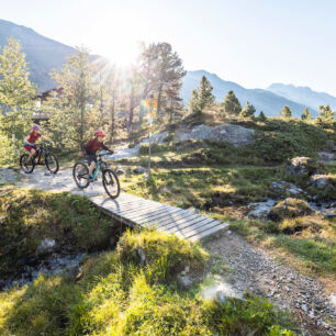 Okolí Davosu ve švýcarských Alpách je mekkou horských kol a singletrailů.