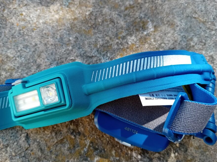 Garantovaná odolnost IPX4 by měla zvládnout i případnou přeháňku