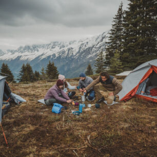 Stanování a vaření v přírodě má svoje kouzlo