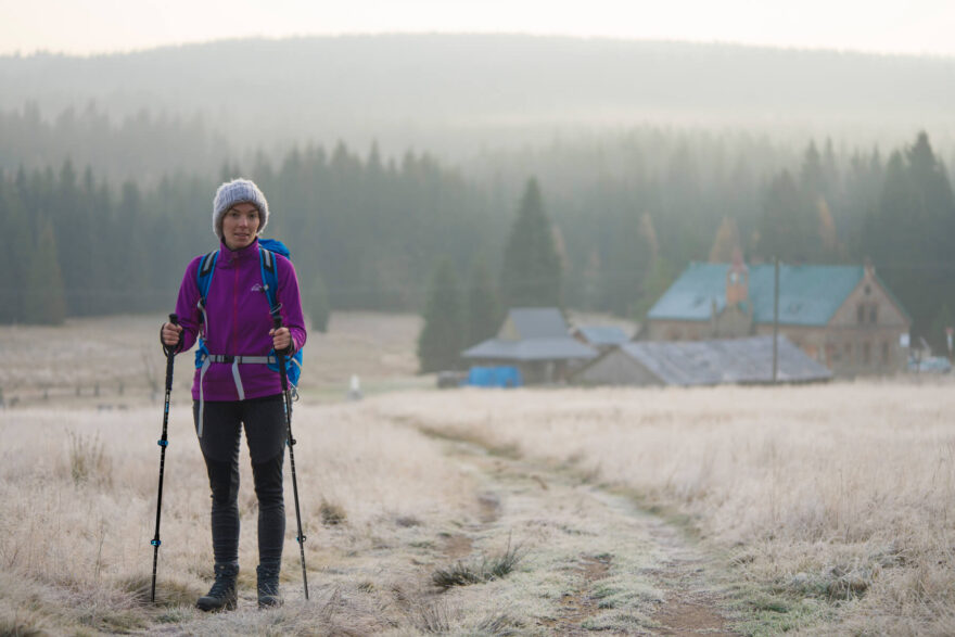 Podzimní rána v Jizerkách jsou často mrazivá. Osada Orle, Jizerské hory
