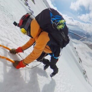 Jurajovi létání na padáku už nestačilo, a tak přidal lezení a skialpy.