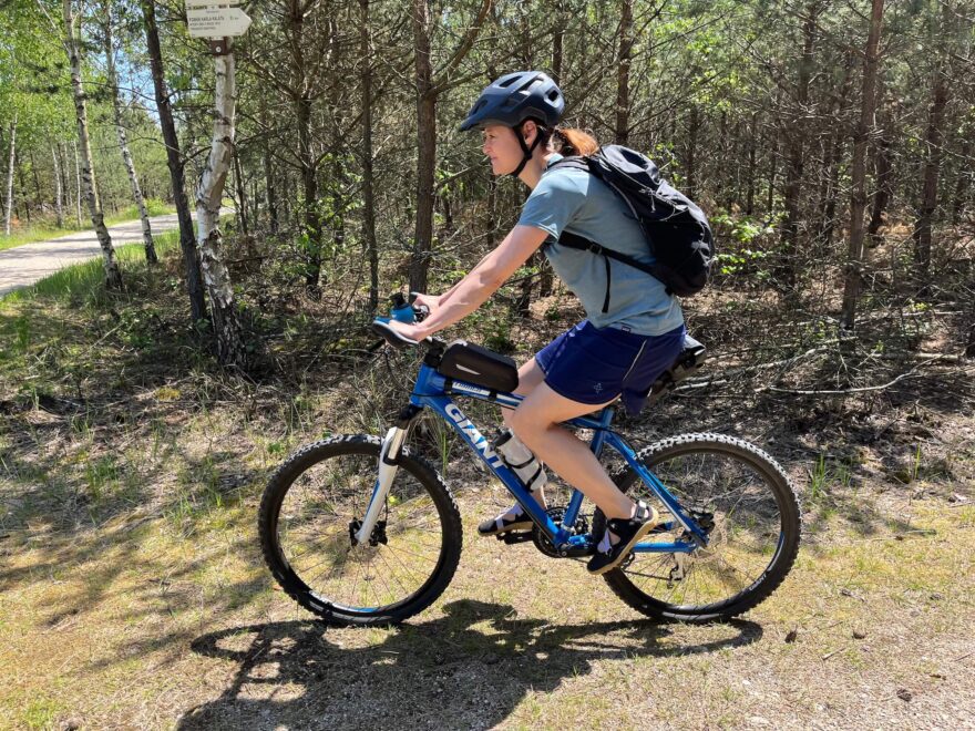 Boty Vivobarefoot Tracker Sandal využijete i při cyklistice.