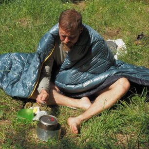 Úplně rozepnutý jako dodatečná izolace za chladného rána - WARMPEACE SCALE QUILT 215