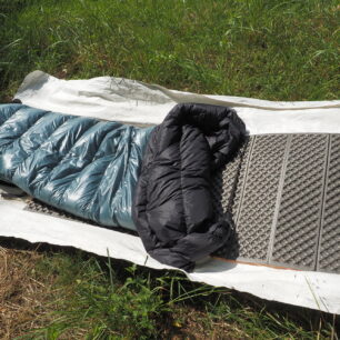 WARMPEACE SCALE QUILT 215 funguje i s klasickou pěnovou karimatkou