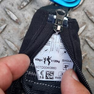 Vnitřní etiketa v tlumiči pádu ROCK EMPIRE SIGA