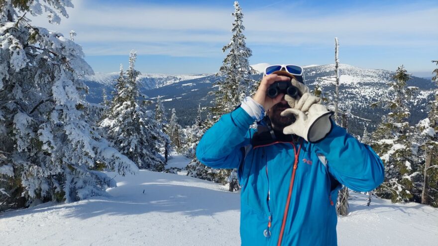 Testování dalekohledu NIKON STABILIZED 12×25 při skialpových túrách v Krkonoších