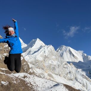 Odolná nepromokavá hardshell bunda Helly Hansen Odin 9 Worlds z pevného, ale lehkého třívrstvého materiálu.