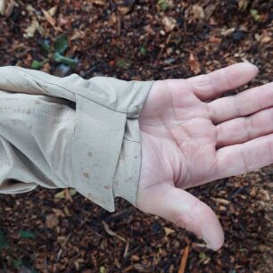 Stahování rukávů pomocí suchého zipu - COLUMBIA NORTHWEST EXPLORER™ 3L SHELL