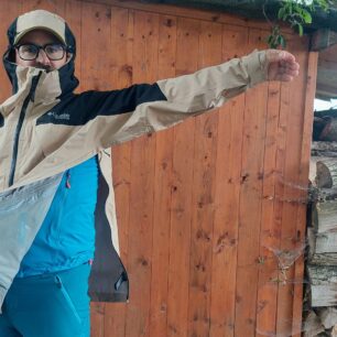 Ventilace se dá takto propnout až do spodního lemu bundy COLUMBIA NORTHWEST EXPLORER™ 3L SHELL