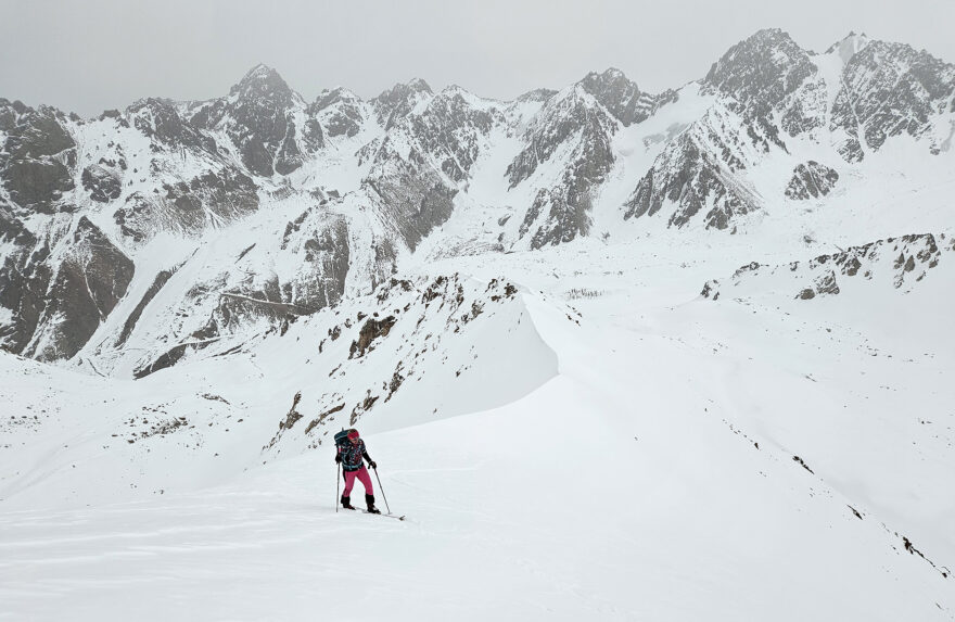 Ve vysokých horách Kazachstánu - testování dámské skialpové bundy NORTHFINDER POLARTEC® KRIZNA 2