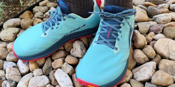 RECENZE: ALTRA LONE PEAK 9+ – LEGENDA SE VRACÍ V JEŠTĚ DOKONALEJŠÍ PODOBĚ