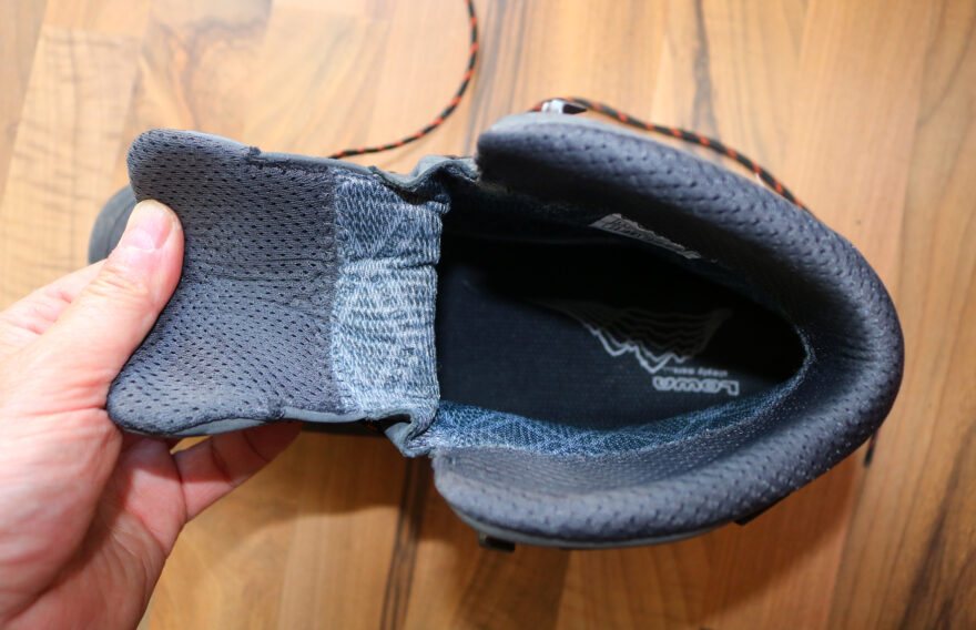 Goráčové futro a kvalitní stélka - LOWA CAMINO GTX EVO