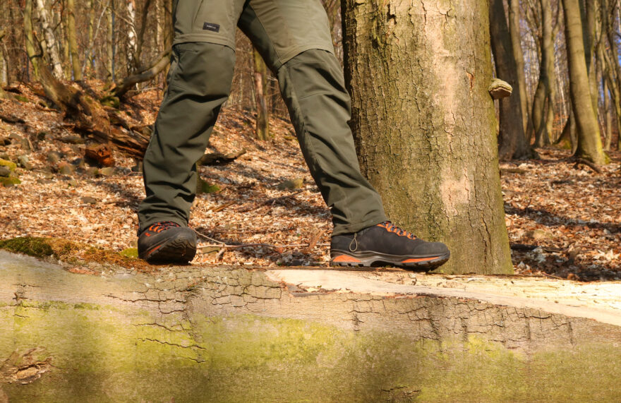 Pevný kotník v takovém terénu výhodou - LOWA CAMINO GTX EVO