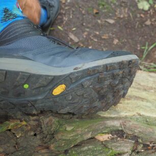 Struktura podrážky Vibram Megagrip u modelu TOPO ATHLETIC TRAILVENTURE 2 WP M