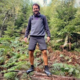 Boty VIVOBAREFOOT Primus Trail Flow Mid se nezaleknou ani náročného terénu.