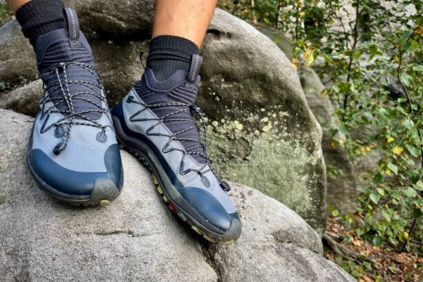 RECENZE: VIVOBAREFOOT Primus Trail Flow Mid – Ultralehký barefoot trailový model
