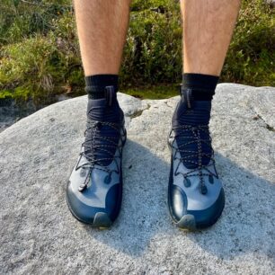 Detail šněrování bot VIVOBAREFOOT Primus Trail Flow Mid.