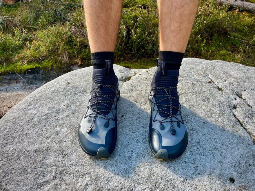 Detail šněrování bot VIVOBAREFOOT Primus Trail Flow Mid.