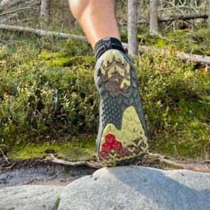 Podešev bot VIVOBAREFOOT Primus Trail Flow Mid.