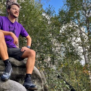 Zajímavá barevná varianta bot VIVOBAREFOOT Primus Trail Flow Mid.