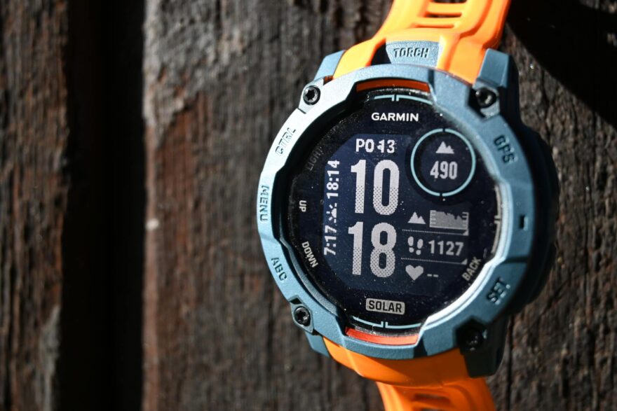 Dobrá čitelnost displeje a hezký design - GARMIN INSTINCT 3 SOLAR