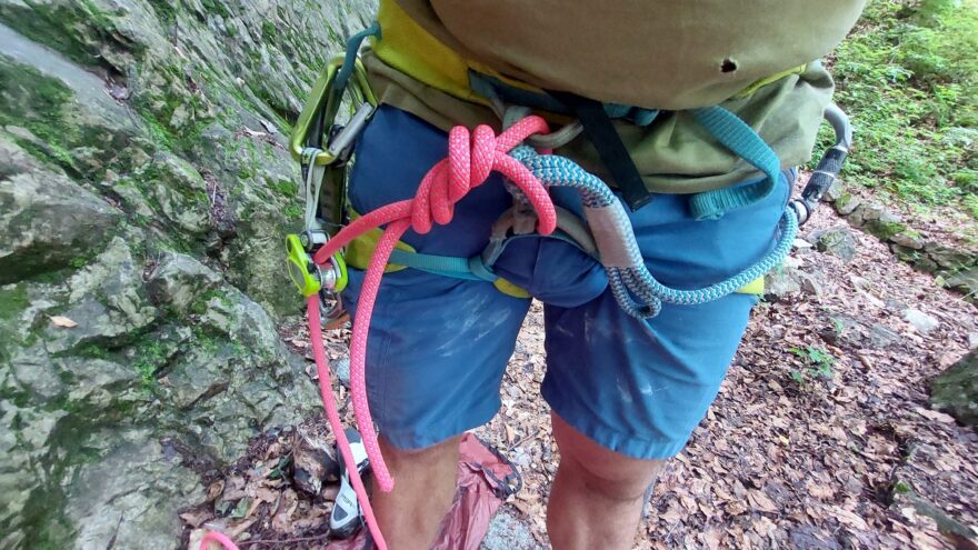 EDELRID OHMEGA je takto připraven na použití přímo na sedáku