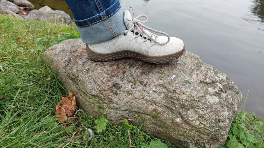 Na mokrých kamenech použitá směs podrážky Merrell Quantum Grip klouže