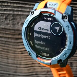 Opět nechybí funkce jako jsou Navigovat, Expedice či Sledovat mě - GARMIN INSTINCT 3 SOLAR