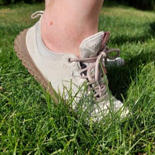 Sladěné tkaničky, svršek i podrážka - MERRELL WRAPT