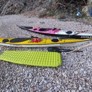 Celkový pohled na karimatku FLEXTAIL R09 AVS ve velikosti Large