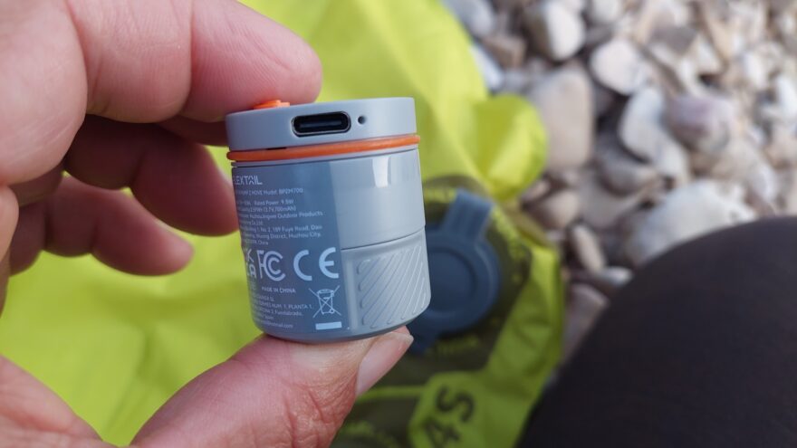 Dobíjení pomocí USB - C a 33 gramů vážící pumpa