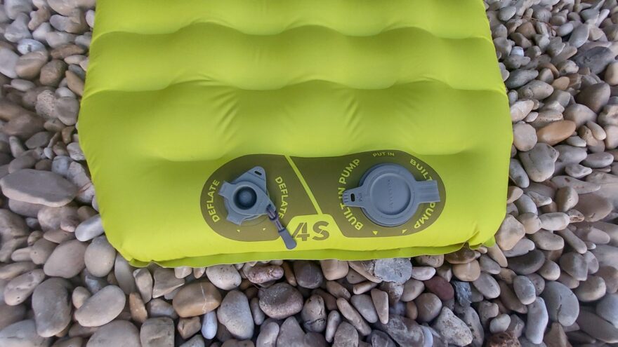 Dvojice ventilů i s označením - FLEXTAIL TINY SLEEPING PAD R09 AVS