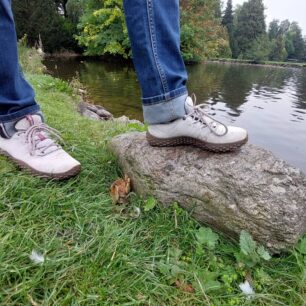 Boty MERRELL WRAPT se hodí k sukni i ke kalhotám