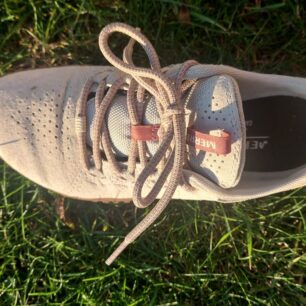 Celkový pohled na design a svršek boty MERRELL WRAPT