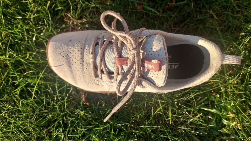 Celkový pohled na design a svršek boty MERRELL WRAPT