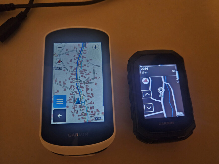 Porovnání zobrazení stažených map z freemap.sk na cyklopočítačích Garmin Edge a Garmin EDGE MTB, na EDGE MTB je to dost špatné