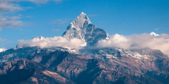 Změna rytmu: Když se horská dobrodružství potkávají s klidem digitálního světa Lizaro Casino online