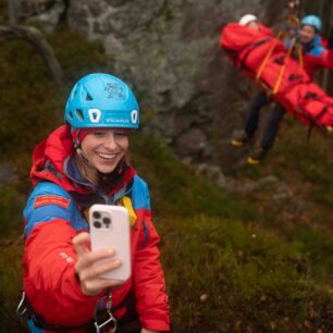 Na horách: nový film, který propojuje lásku k horám, lidskost a skutečnou pomoc záchranářům © Michala Rusaňuková