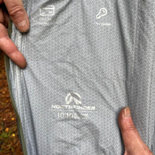 Jedna z dvojice vnitřních kapes bundy NORTHFINDER NORTHKITPRO 1