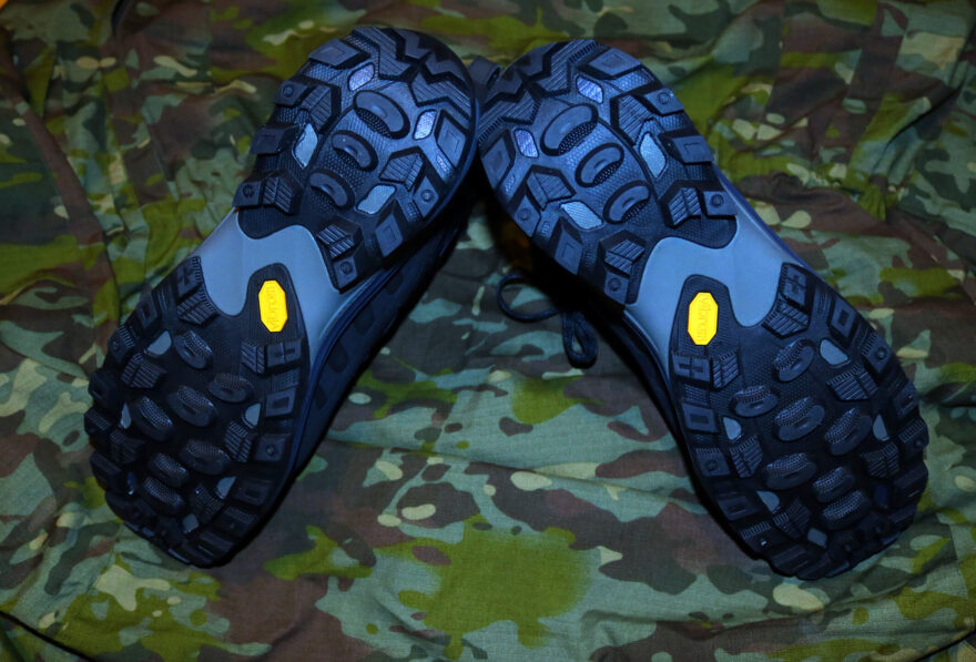 Podešev Vibram je velmi účinná i na mokrých a zasněžených kamenech nebo dlažbě - MOAB SPEED 2 THERMO MID WATERPROOF