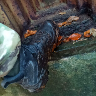 Podrážka Vibram ukázala svoje kvality nejen na trecích v lesích a močálech, ale i při průzkumu opevnění a tzv. urbexu - MOAB SPEED 2 THERMO MID WATERPROOF